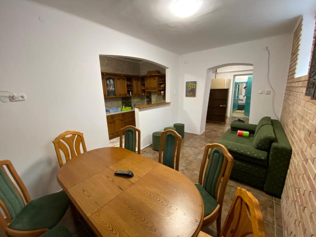 Część wypoczynkowa w obiekcie Balaton7 Apartmanház - Badacsonytomaj Centrum