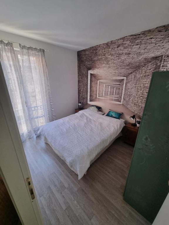 A bed or beds in a room at Artist apartment centro storico
