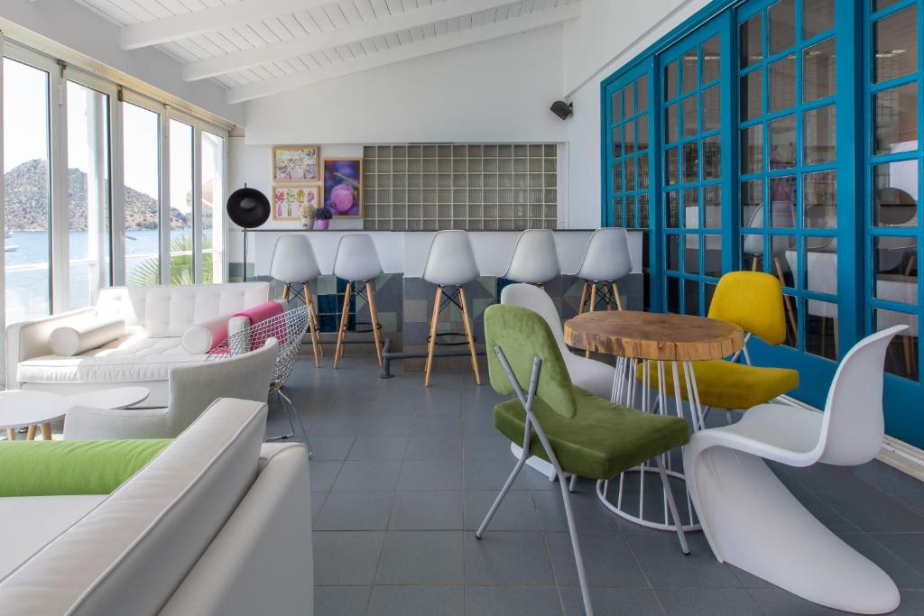 Posezení v ubytování Flisvos Hotel
