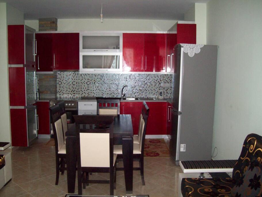 2 bedroom apartment 100m from beach - Imazhi 2