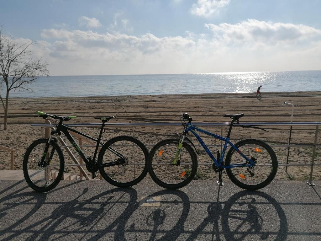 Radfahren an der Unterkunft Crystal Blue Apartments oder in der Nähe