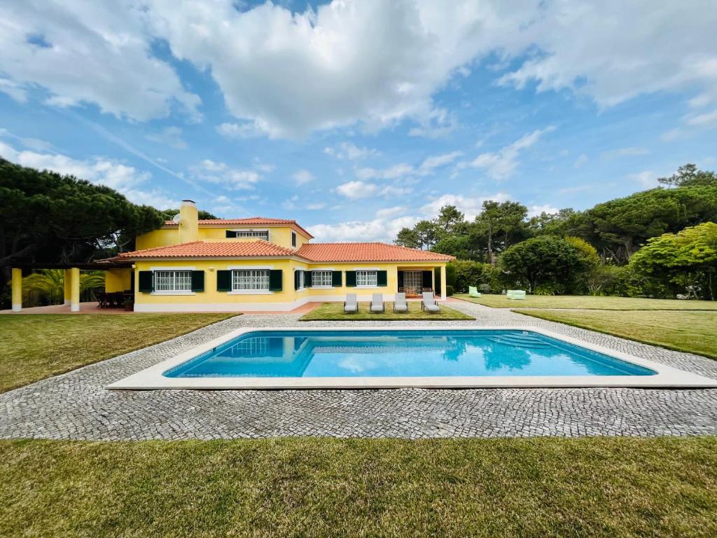 Sintra Beach Villa - Praia Grande, Colares – Updated 2022 Prices