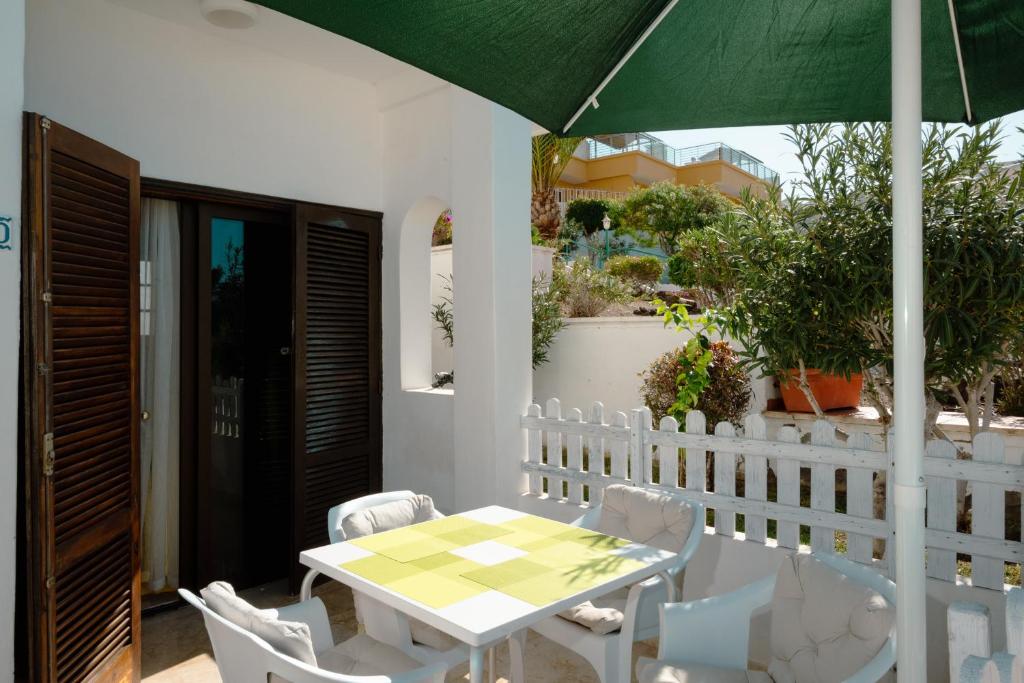 A balcony or terrace at Las Carabelas 8, next to the Sea and all Amenities