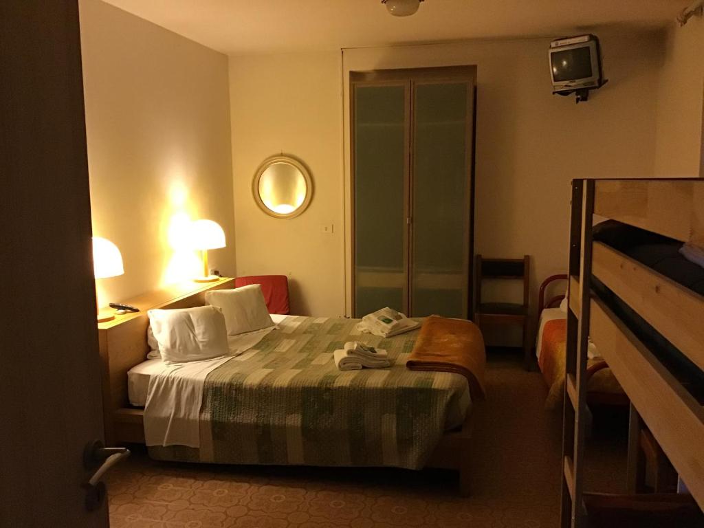 Hotel Mirabeau - Quadruple Room