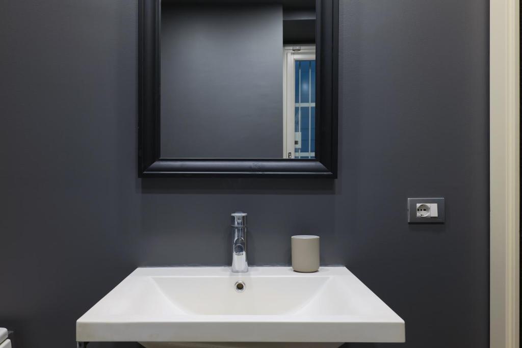 Zdjęcie z galerii obiektu Castello Luxury Apartment - in the heart of Milan w Mediolanie