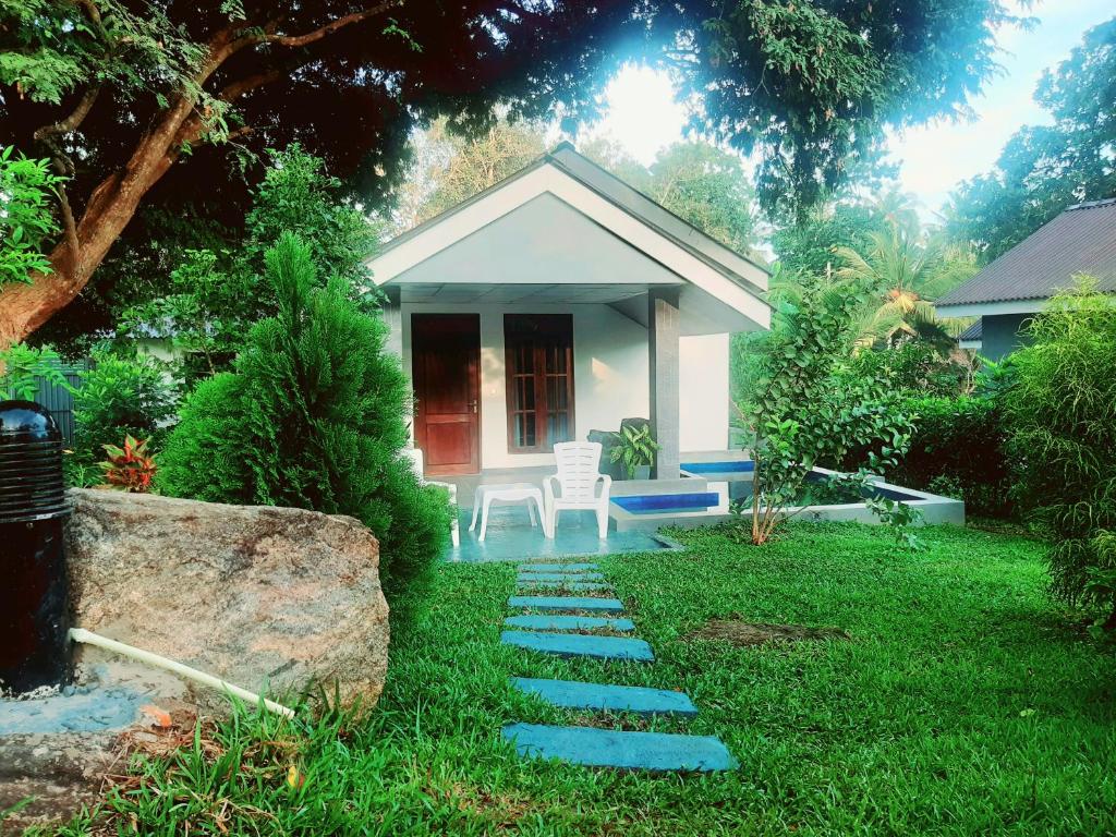 Hidden Lake Cottages Sigiriya - 1