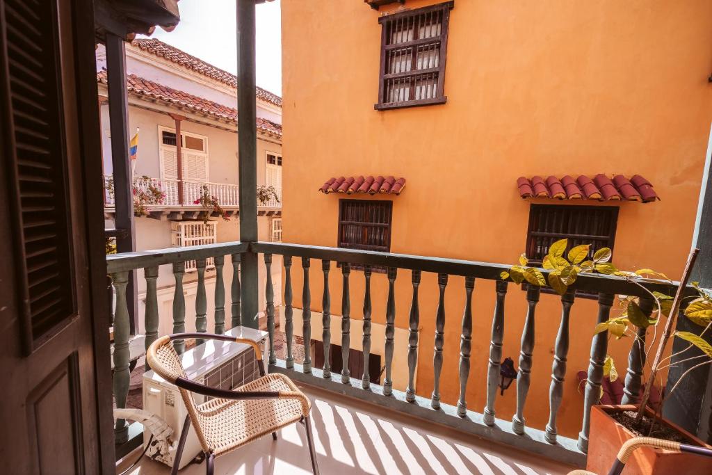 Un balcón o terraza en Laurdhomes Duplex Old City, Plaza Santo Domingo