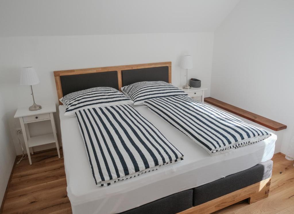 Postel nebo postele na pokoji v ubytování Attwengerhof