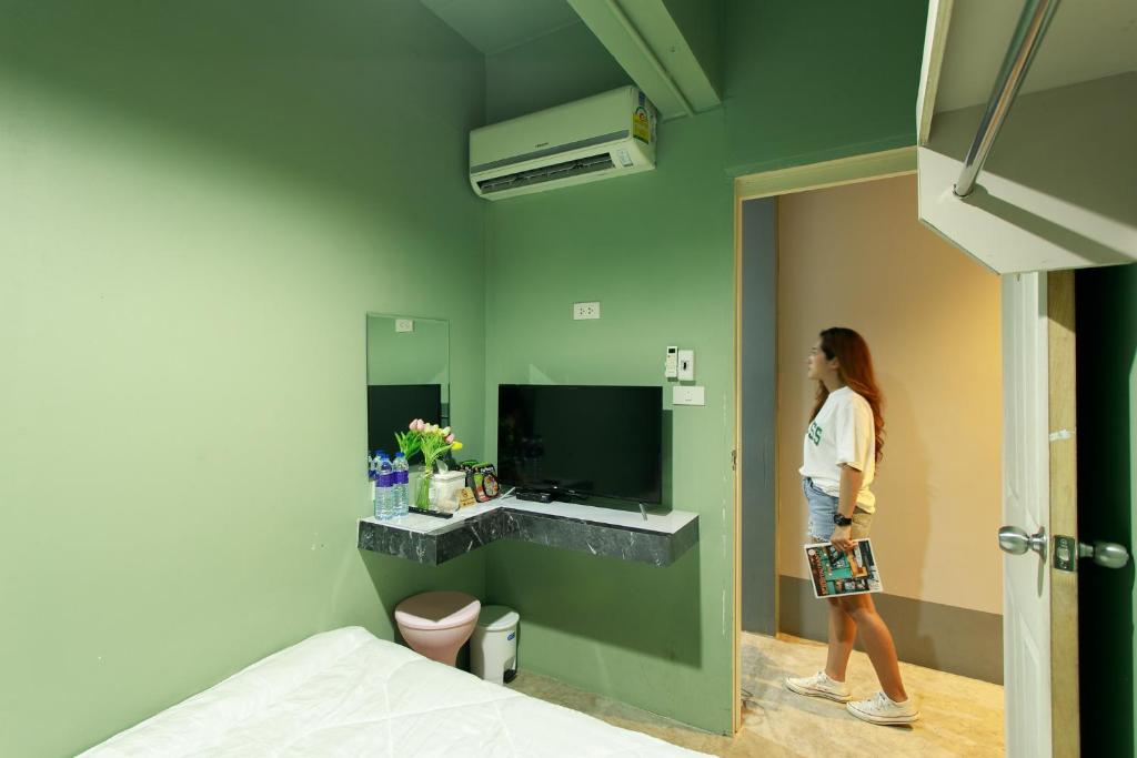 Gallery image of Sleepbox Hostel Suratthani in Surat Thani
