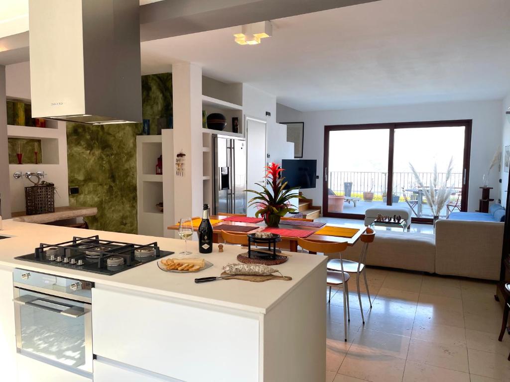 Kuchyň nebo kuchyňský kout v ubytování XIO HOME