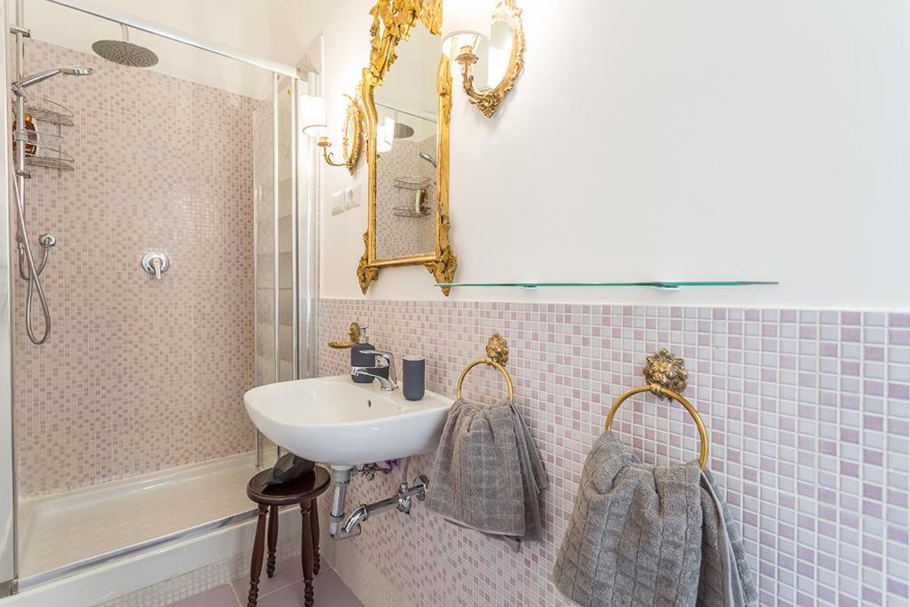 A bathroom at Sora Menica Twin