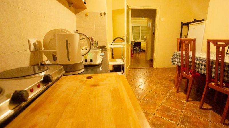 Private cozy room 2 with shared kitchen in appartment - Resim 3