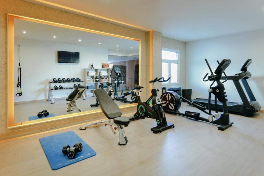 Fitness centrum a/nebo fitness zařízení v ubytování Hesperia Córdoba