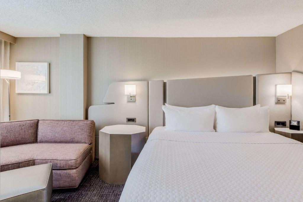 Sonesta Denver Downtown - Deluxe King Room With Tub - Mobility Accessible