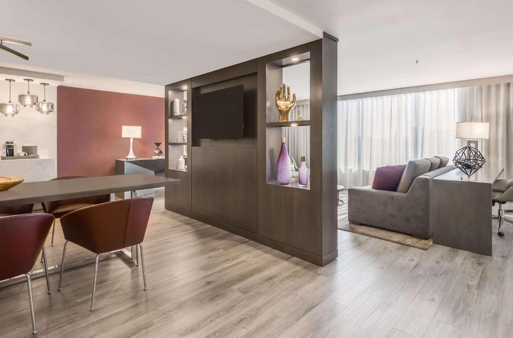 Sonesta Denver Downtown photo