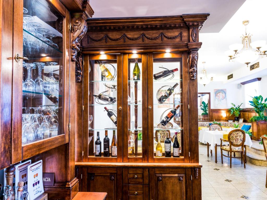 Hotel Pod Złotą Różą - 1