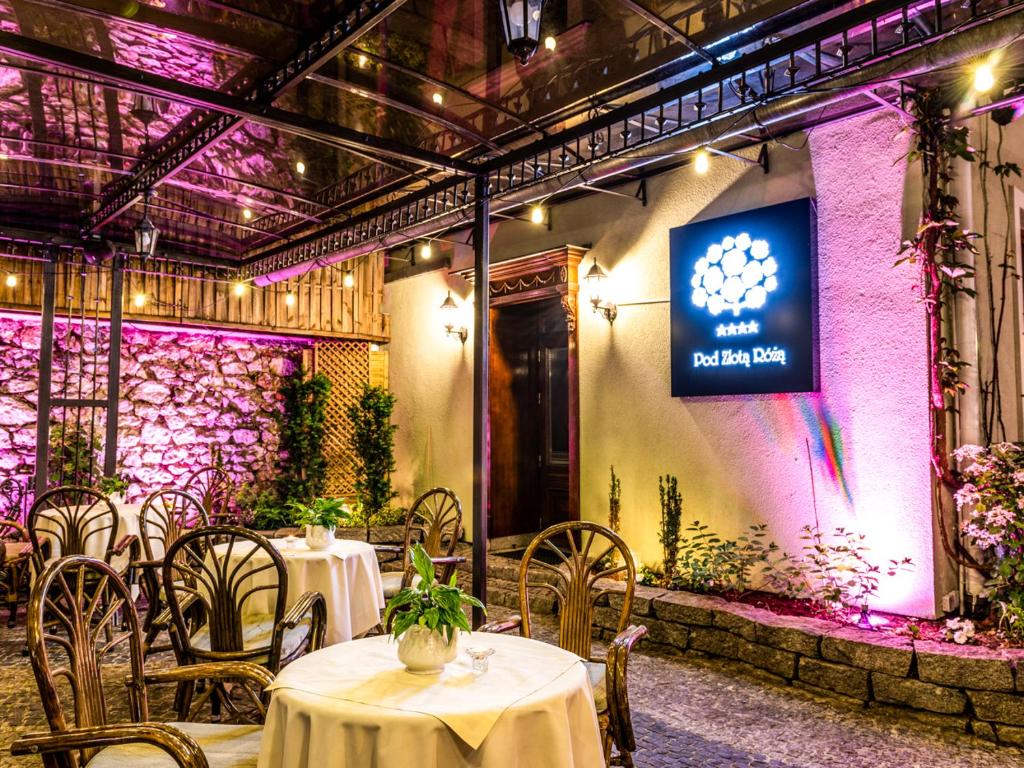 Hotel Pod Złotą Różą - 3