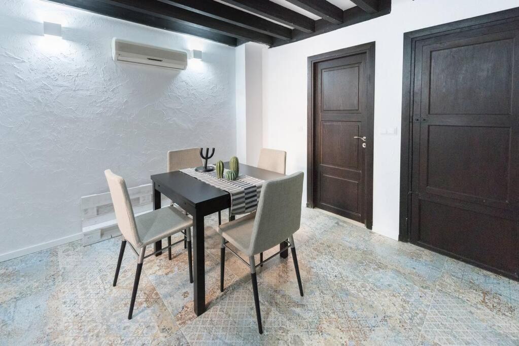 Fotografie z fotogalerie ubytování Loft en el corazón de palma cerca de la catedral v destinaci Palma de Mallorca