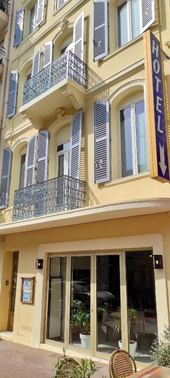 Budova, kde se hotel nachází
