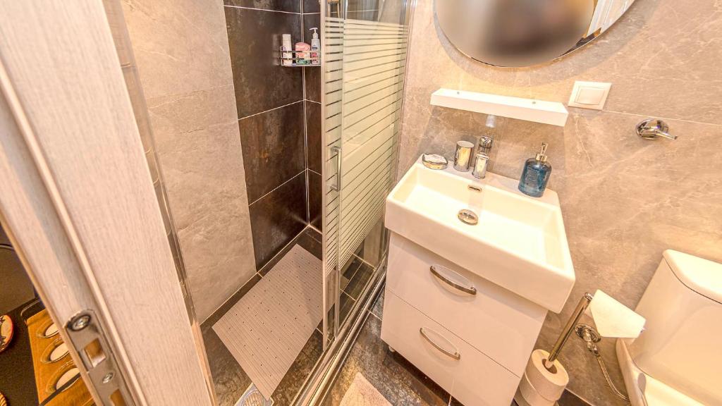 Kúpeľňa v ubytovaní A unique loft studio