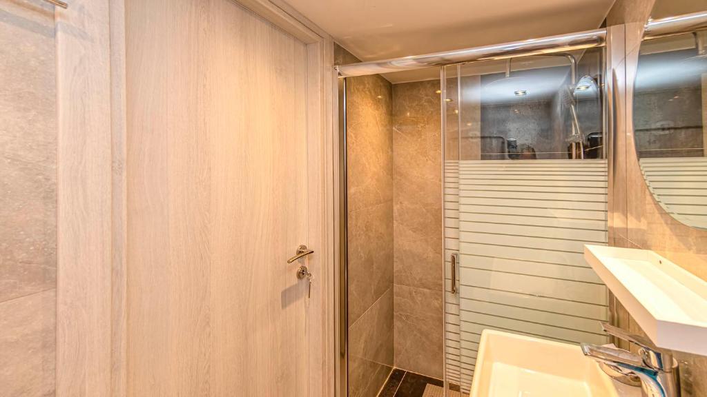 Kúpeľňa v ubytovaní A unique loft studio