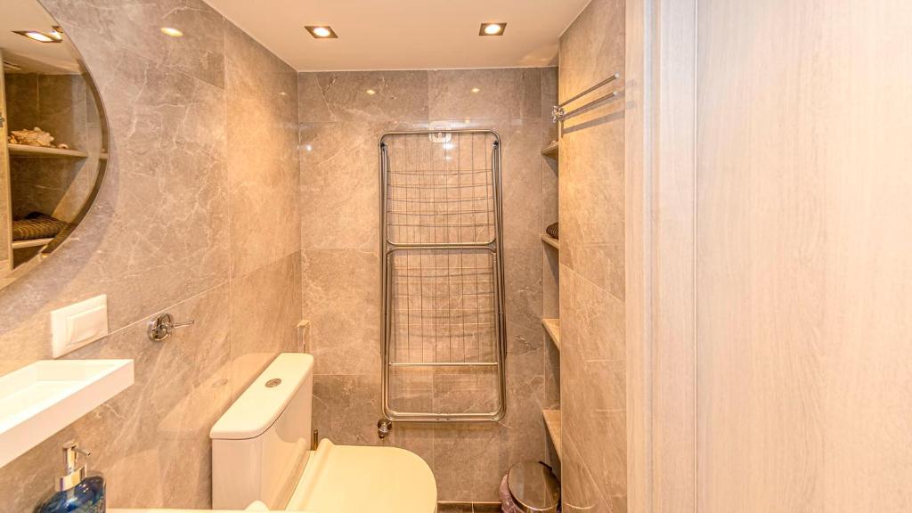 Kúpeľňa v ubytovaní A unique loft studio