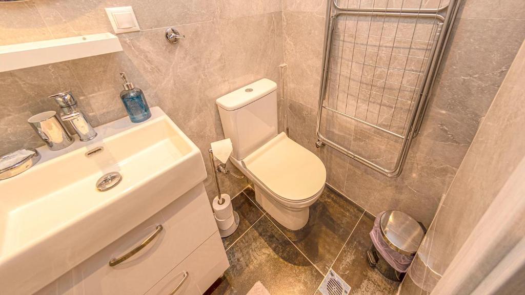 Kúpeľňa v ubytovaní A unique loft studio
