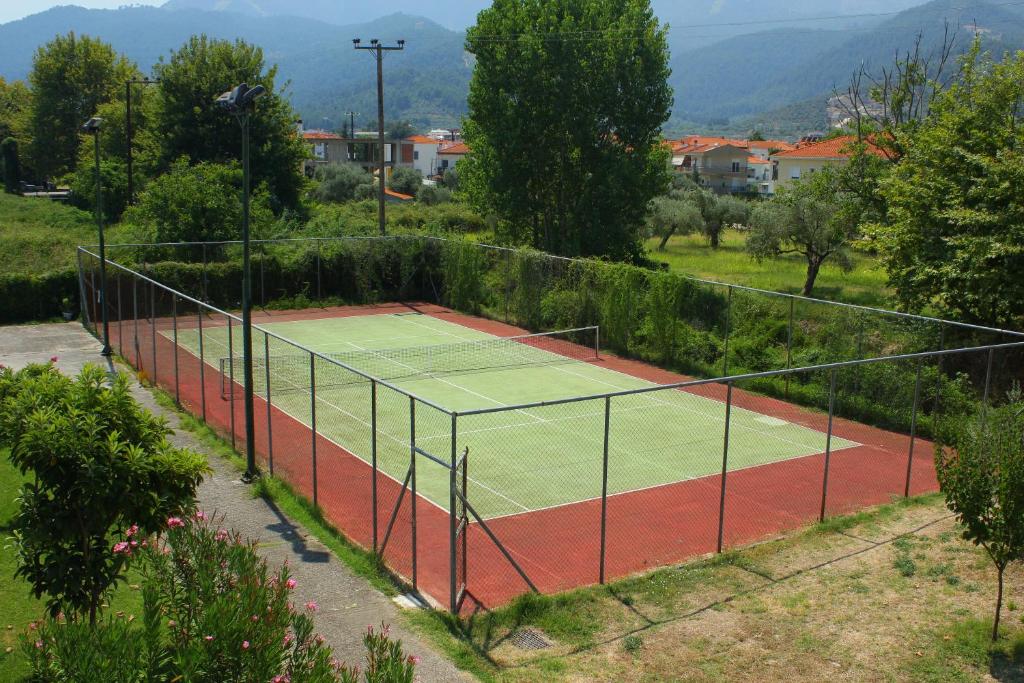 Tenis a/nebo squash v ubytování Hotel Aethria nebo okolí