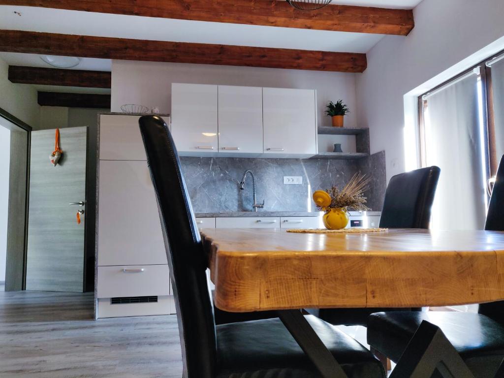 Homestead Zavadlal - Domačija Zavadlal - Two-Bedroom Apartment