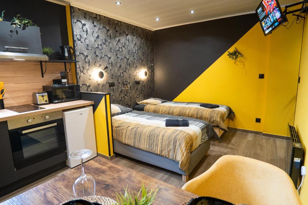 Capstay Color Valenciennes & Netflix - Habitación Gemela Superior