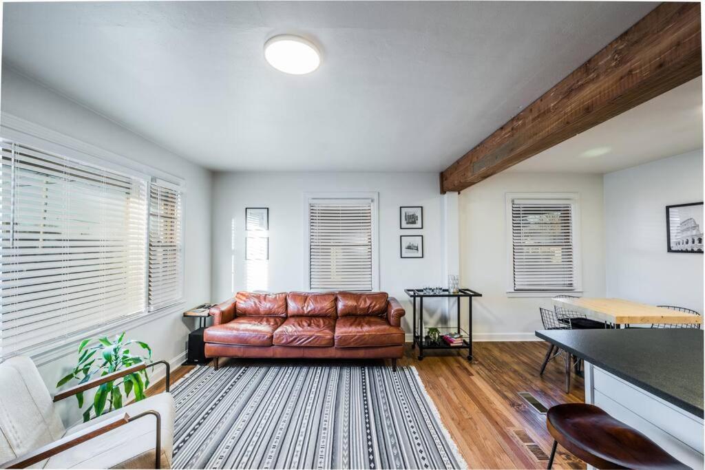 Modern Home Near Downtown and WKU - Housity