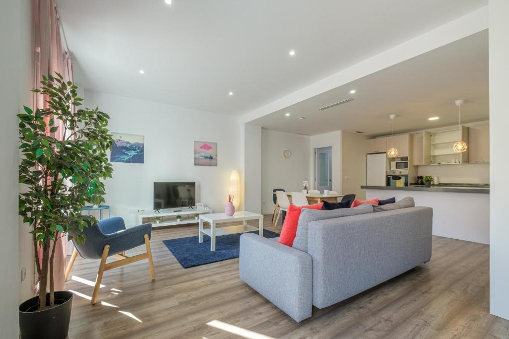 BRAND NEW, Modern & Stylish Apartment, Valencia – Updated ...