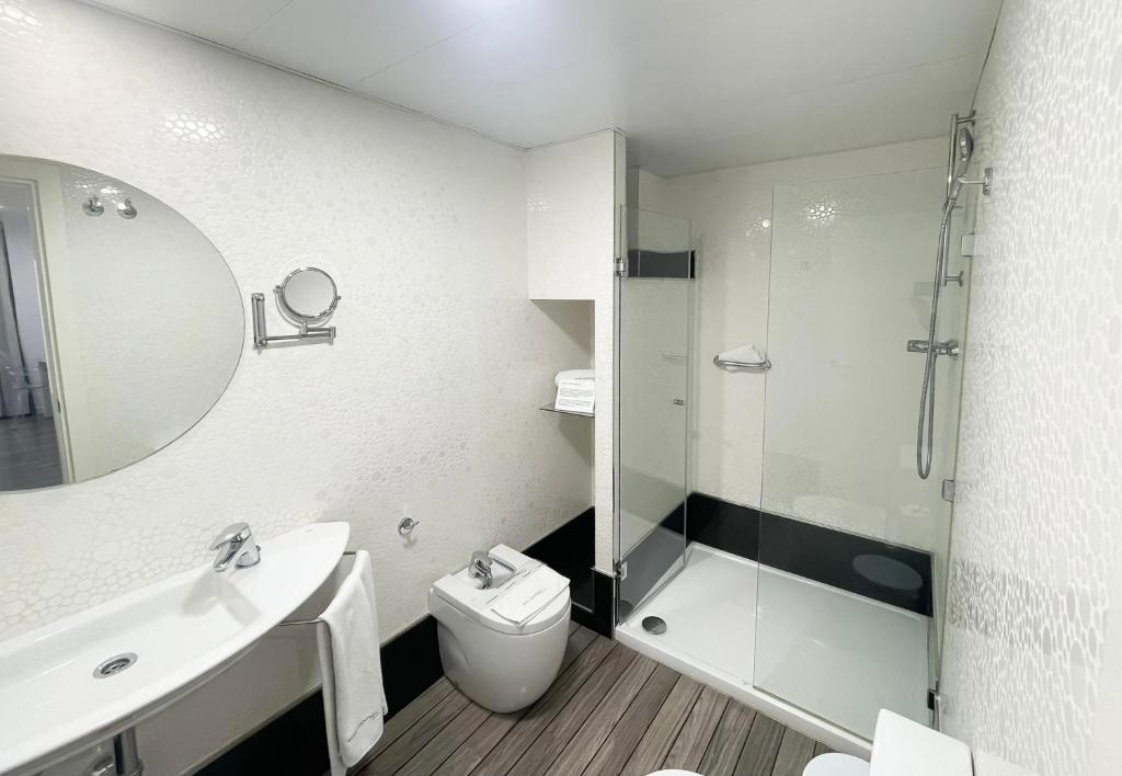 La Boutique Puerta Osario - Resim 34