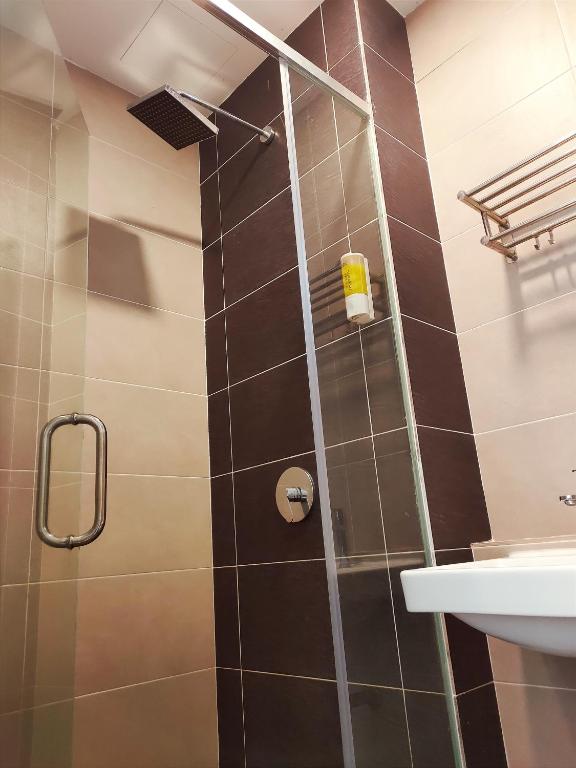 Bilik mandi di Legoland-HappyRainbow Suite at D'Pristine-8pax with Lakeview