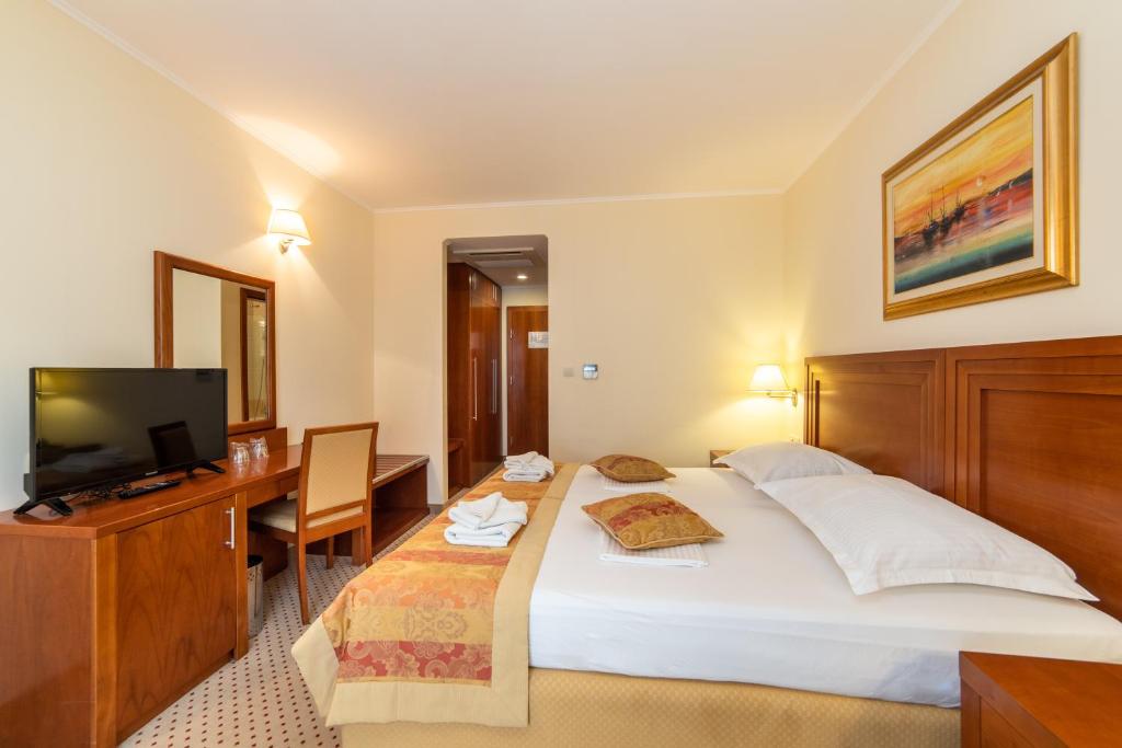 TV a/nebo společenská místnost v ubytování Hotel Bella Vista