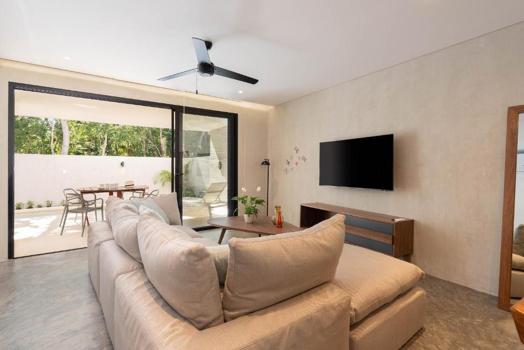 Suites at TreeTops Tulum - 国王套房与私人游泳池和花园