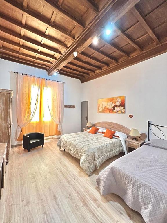 Una cama o camas en una habitación de Cicerone Guest House