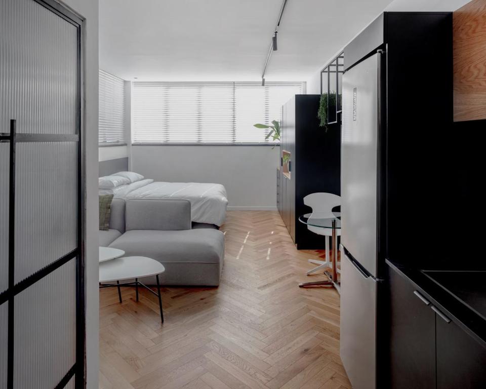 Posezení v ubytování DeBlox living - Ben Avigdor Apartments