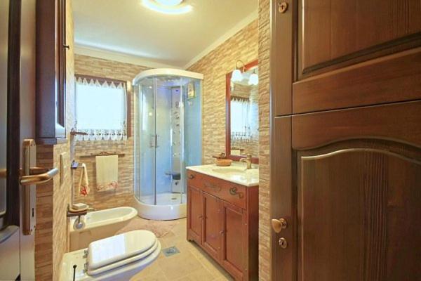 Kúpeľňa v ubytovaní Villa ALEXANDER