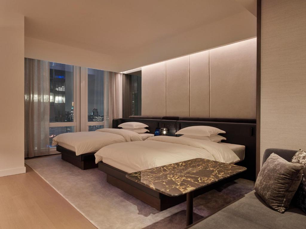 Equinox Hotel New York photo 4