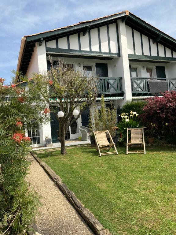 Maison KAPACO à Hendaye plage, 5 pièces, 7 personnes, jardin, piscine, tennis