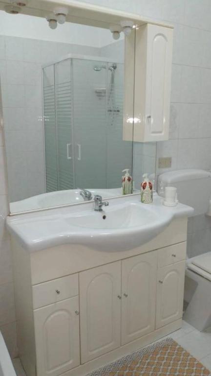 A bathroom at La Dolce Oasi