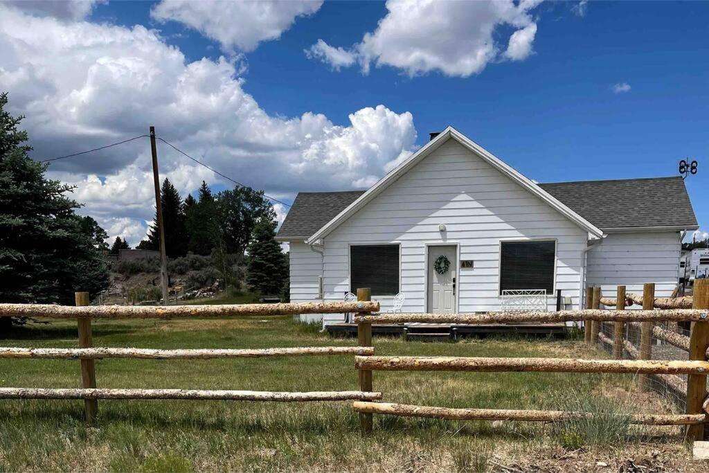 Gallery image of Callie's Cottage in Hatch