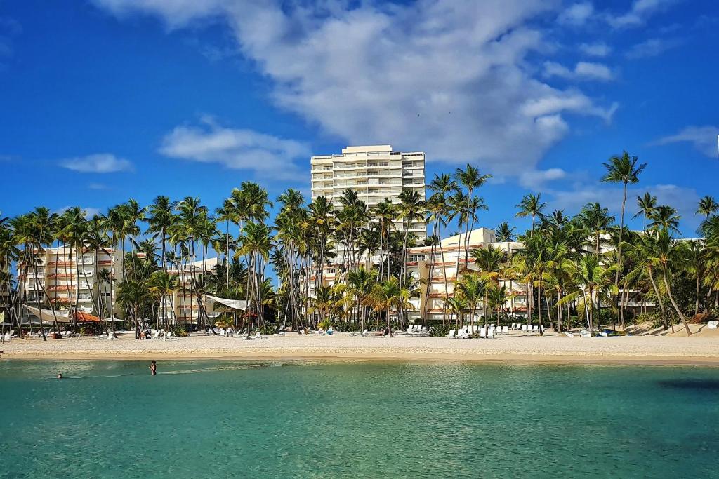 Apartment Hemingway Tower, Ocean View and Private Beach, Los Corrales
