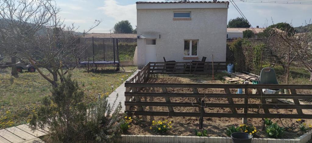 La maisonnette du jardin Narbonne - Maison D'une Chambre