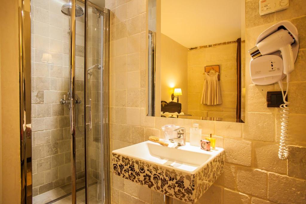 Europe Saint Severin-Paris Notre Dame - Resim 21