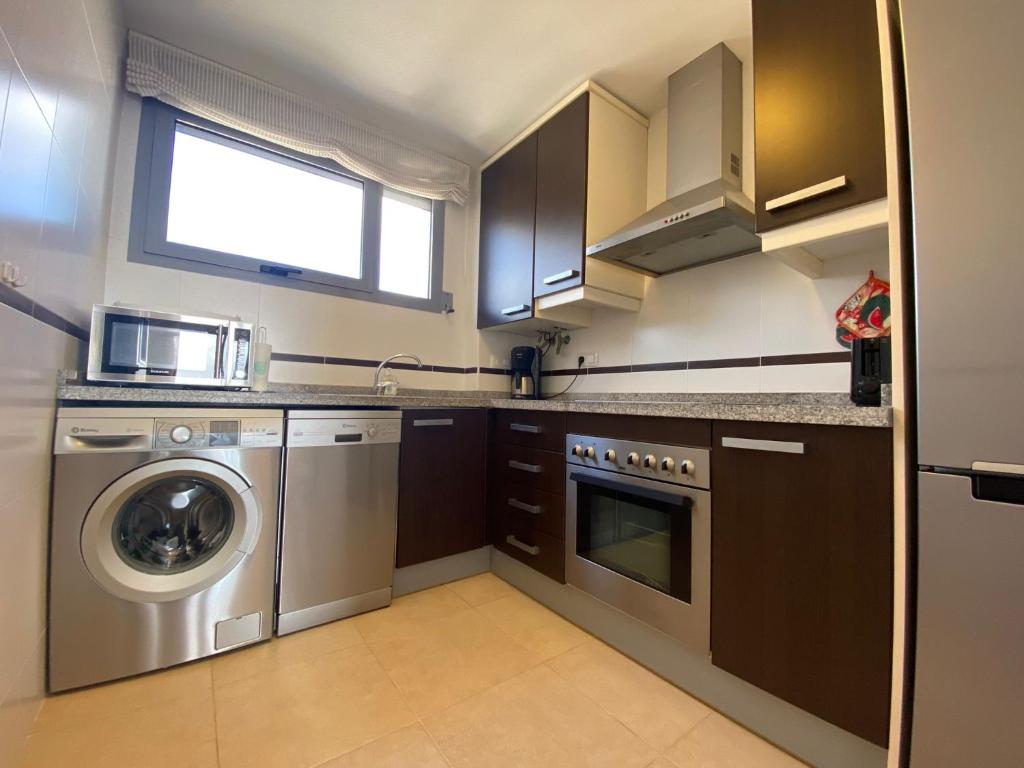 A kitchen or kitchenette at Plaza Mayor