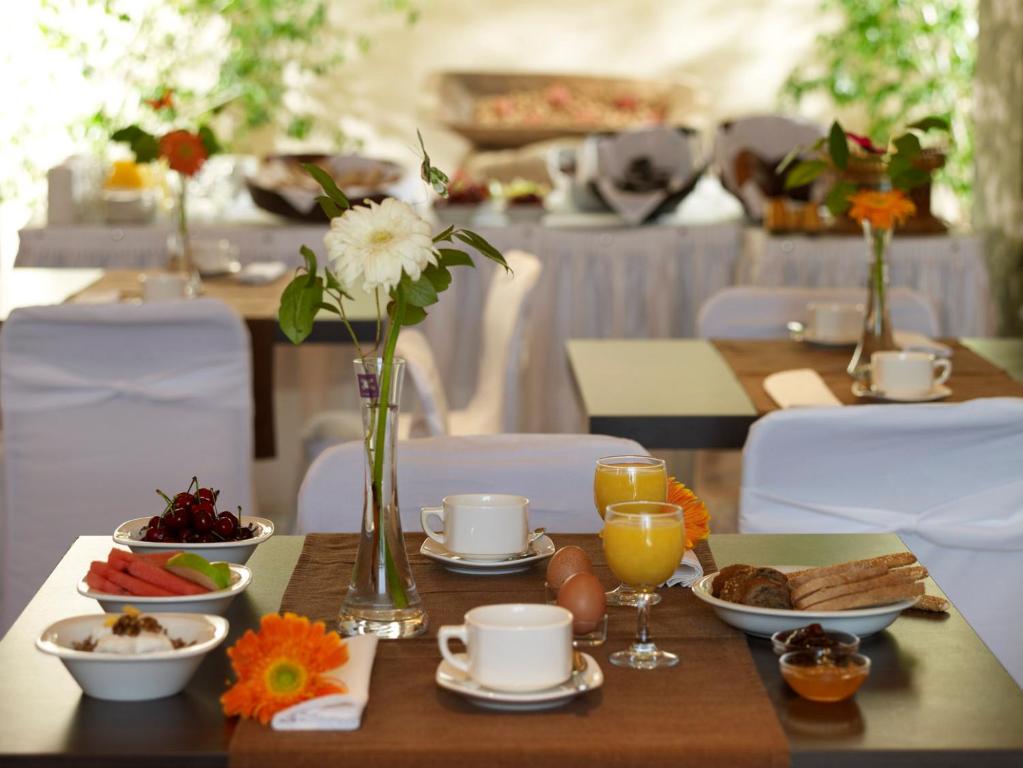 Belle Helene Hotel photo