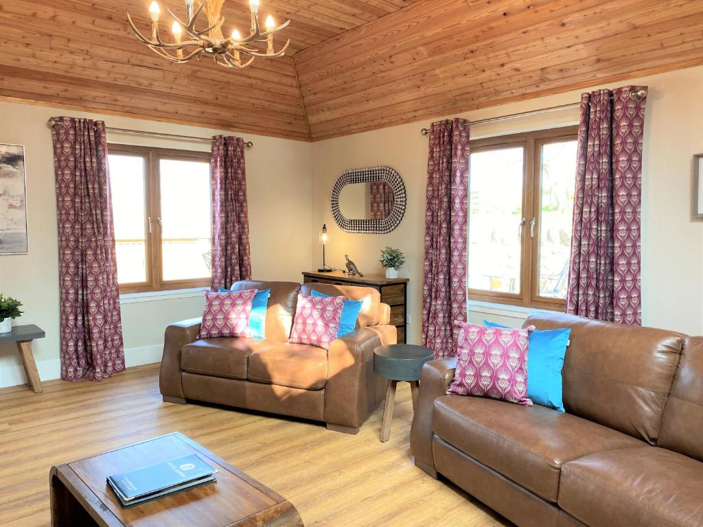 Partridge Lodge with Hot Tub - Casa De Una Habitación