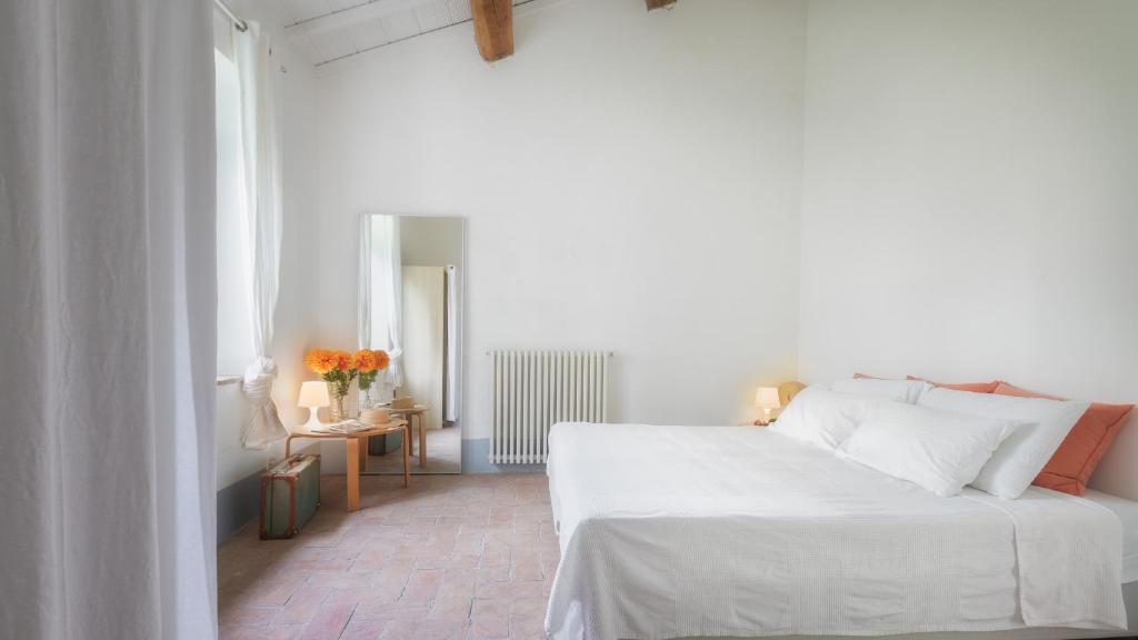 Posteľ alebo postele v izbe v ubytovaní Villa Carmeli 12&2 Emma Villas